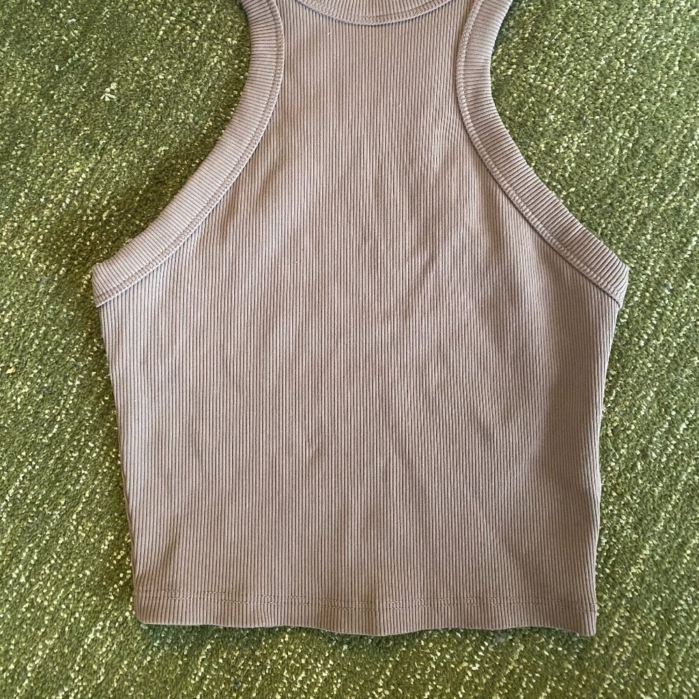 Babaton Ribbed Cropped Tank - Picture 4 of 6